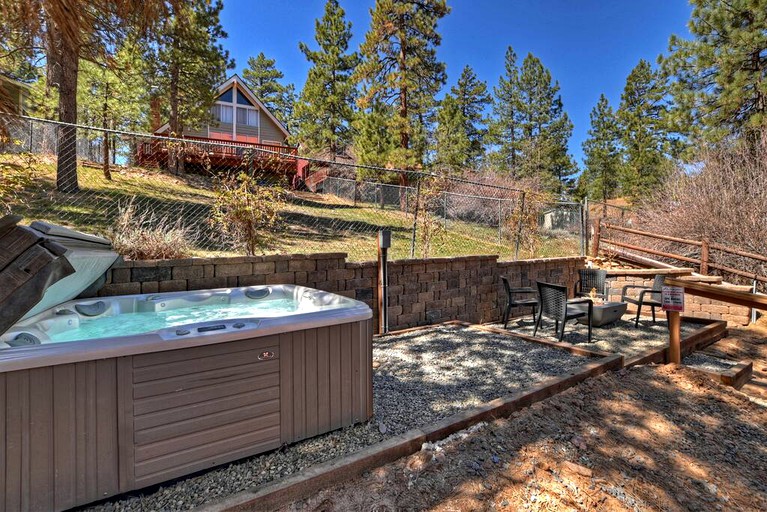 Cabins (United States of America, Big Bear Lake, California)