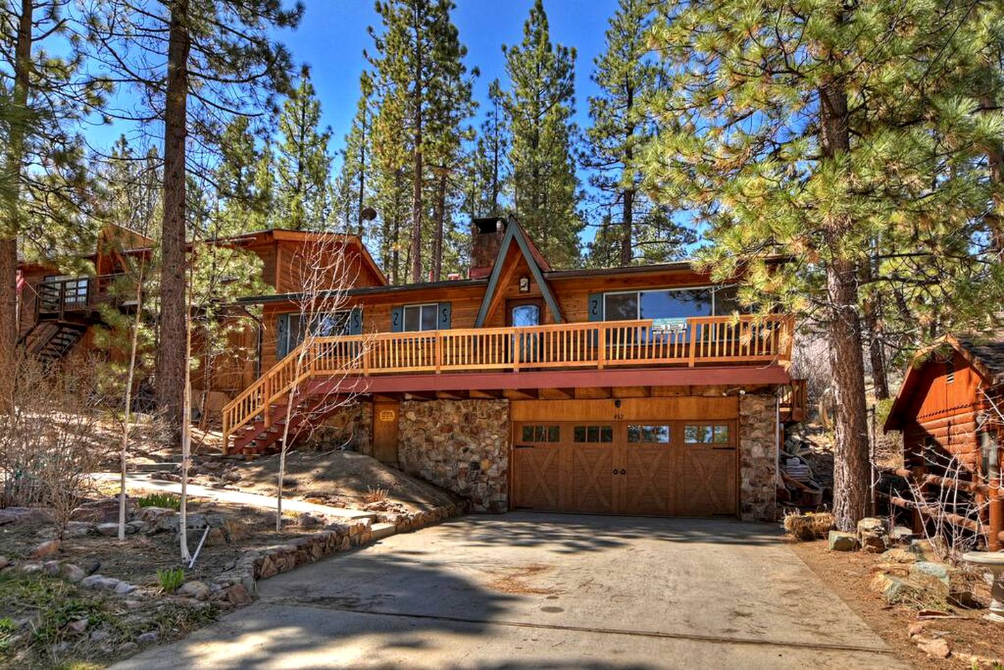 Wonderful Cabin with Amazing Outdoor Space Fantastic for Water Activities in Big Bear Lake, California