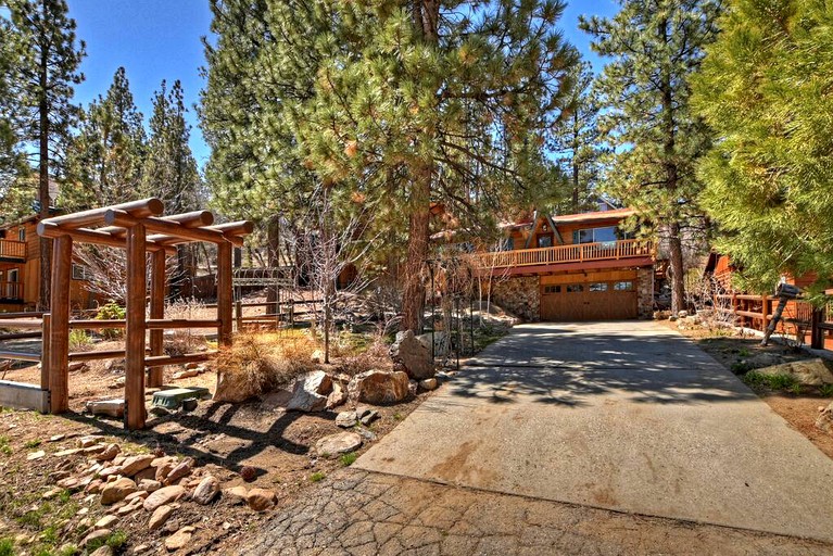 Cabins (United States of America, Big Bear Lake, California)