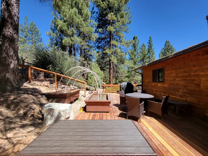 Cabins (United States of America, Big Bear Lake, California)