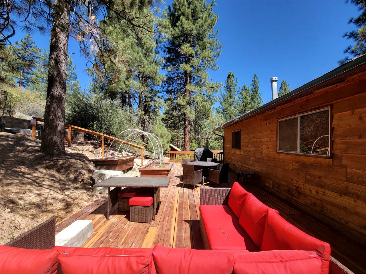Wonderful Cabin with Amazing Outdoor Space Fantastic for Water Activities in Big Bear Lake, California