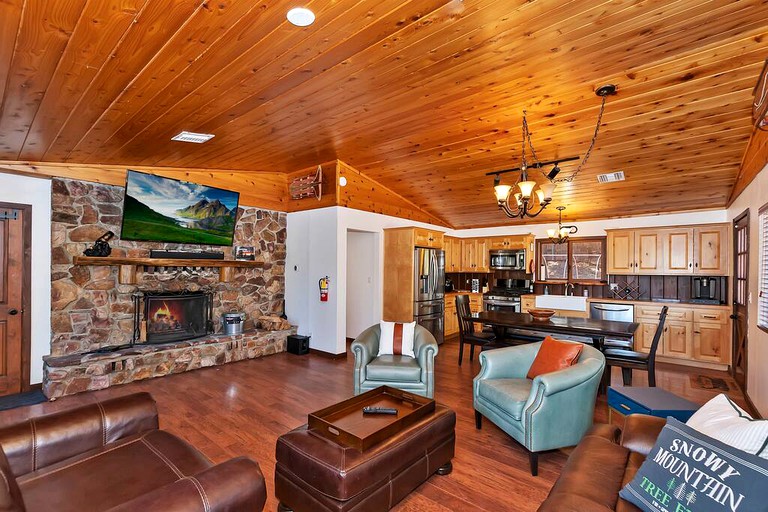 Cabins (United States of America, Big Bear Lake, California)