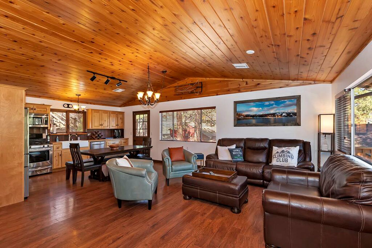 Wonderful Cabin with Amazing Outdoor Space Fantastic for Water Activities in Big Bear Lake, California