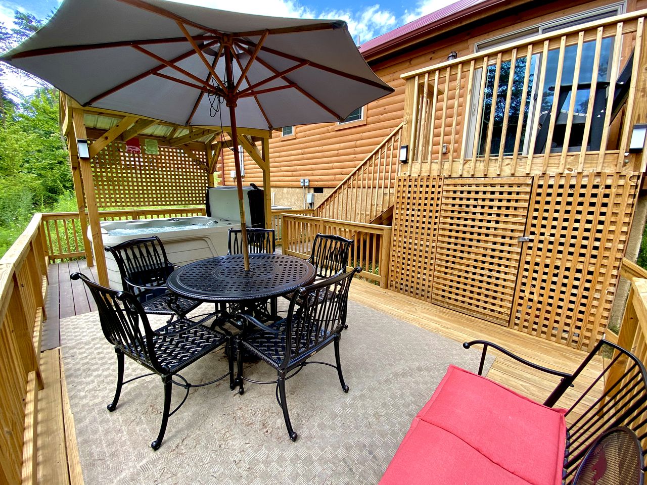 Lovely Forest Cabin with Spa and Beautiful Outdoor Area in Pigeon Forge, Tennessee