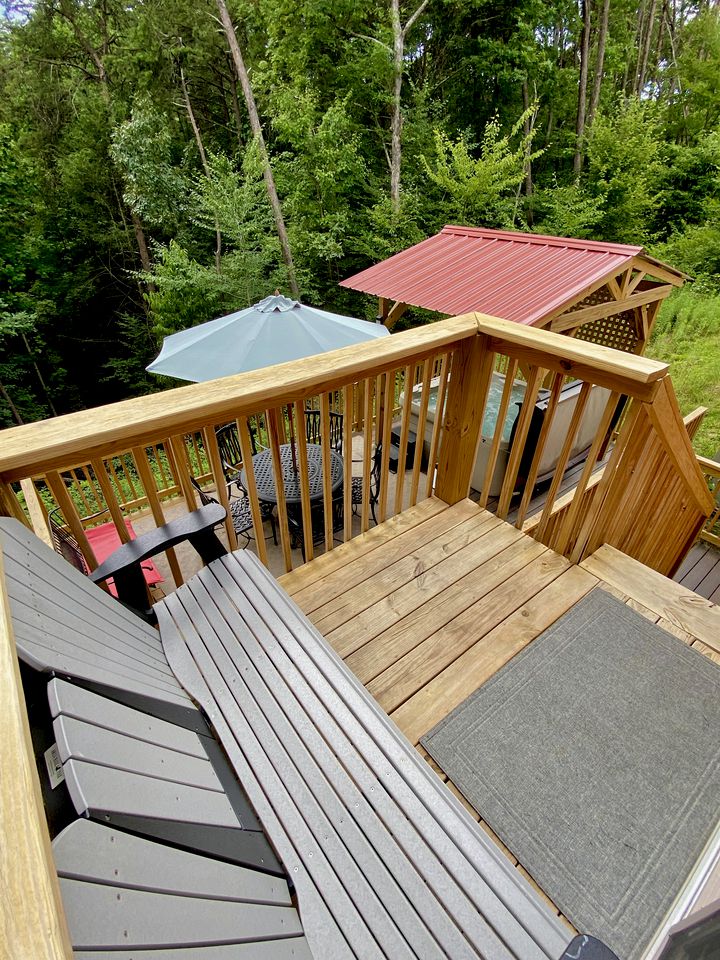 Lovely Forest Cabin with Spa and Beautiful Outdoor Area in Pigeon Forge, Tennessee