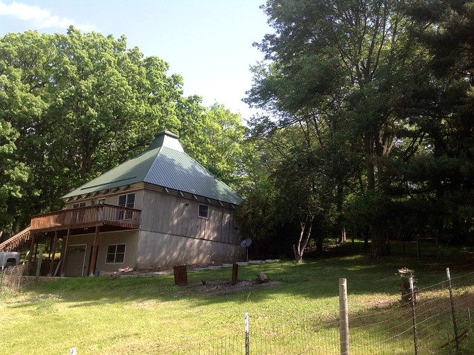 Cabins (Franklin Grove, Illinois, United States)