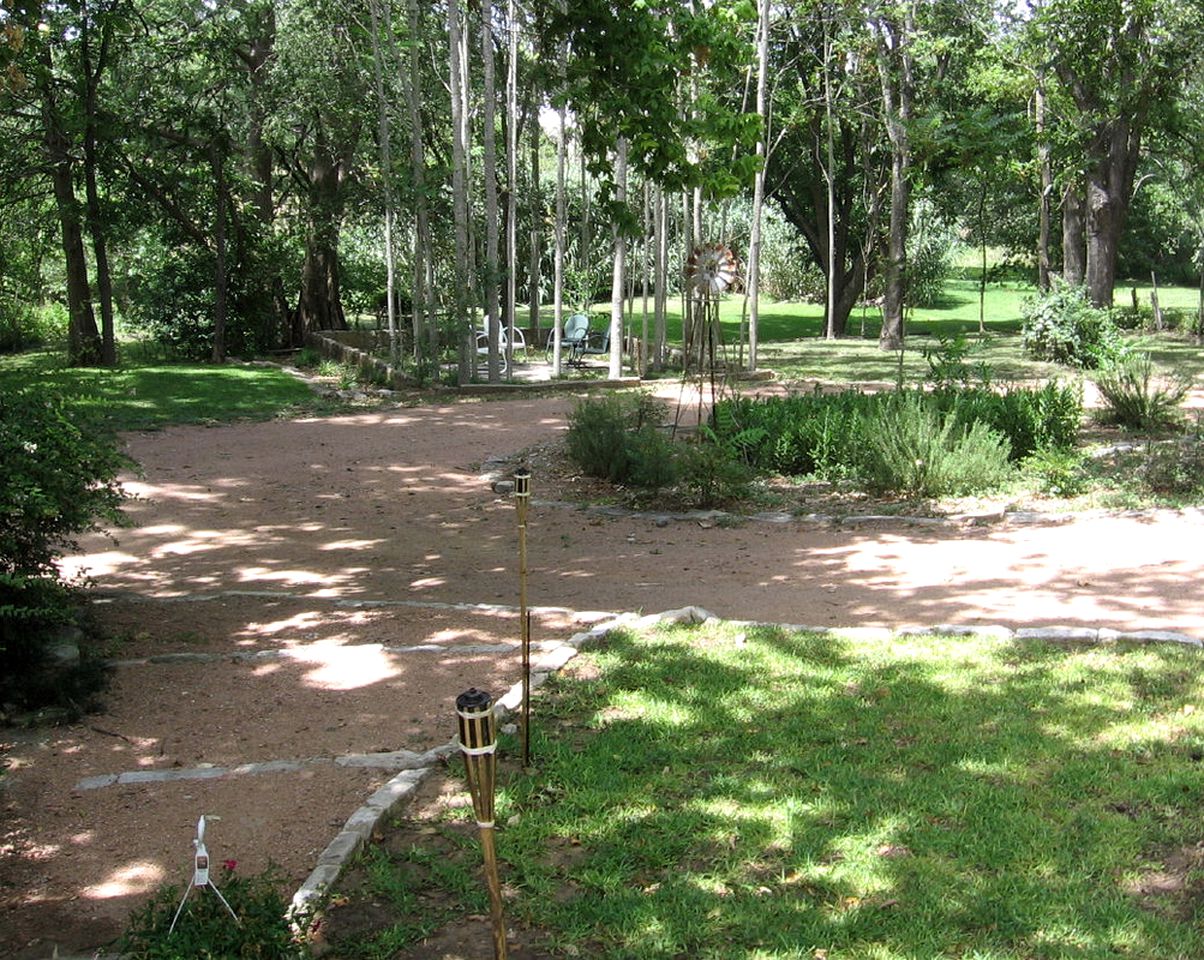 Lovely Creekside Vacation Rental for a Country Honeymoon in Fredericksburg, Texas