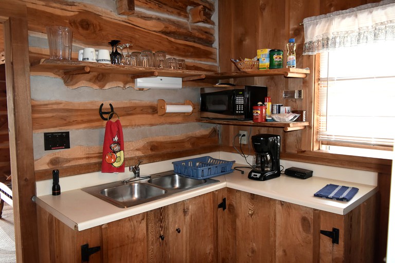 Rustic log cabins (Harper, Texas, United States)