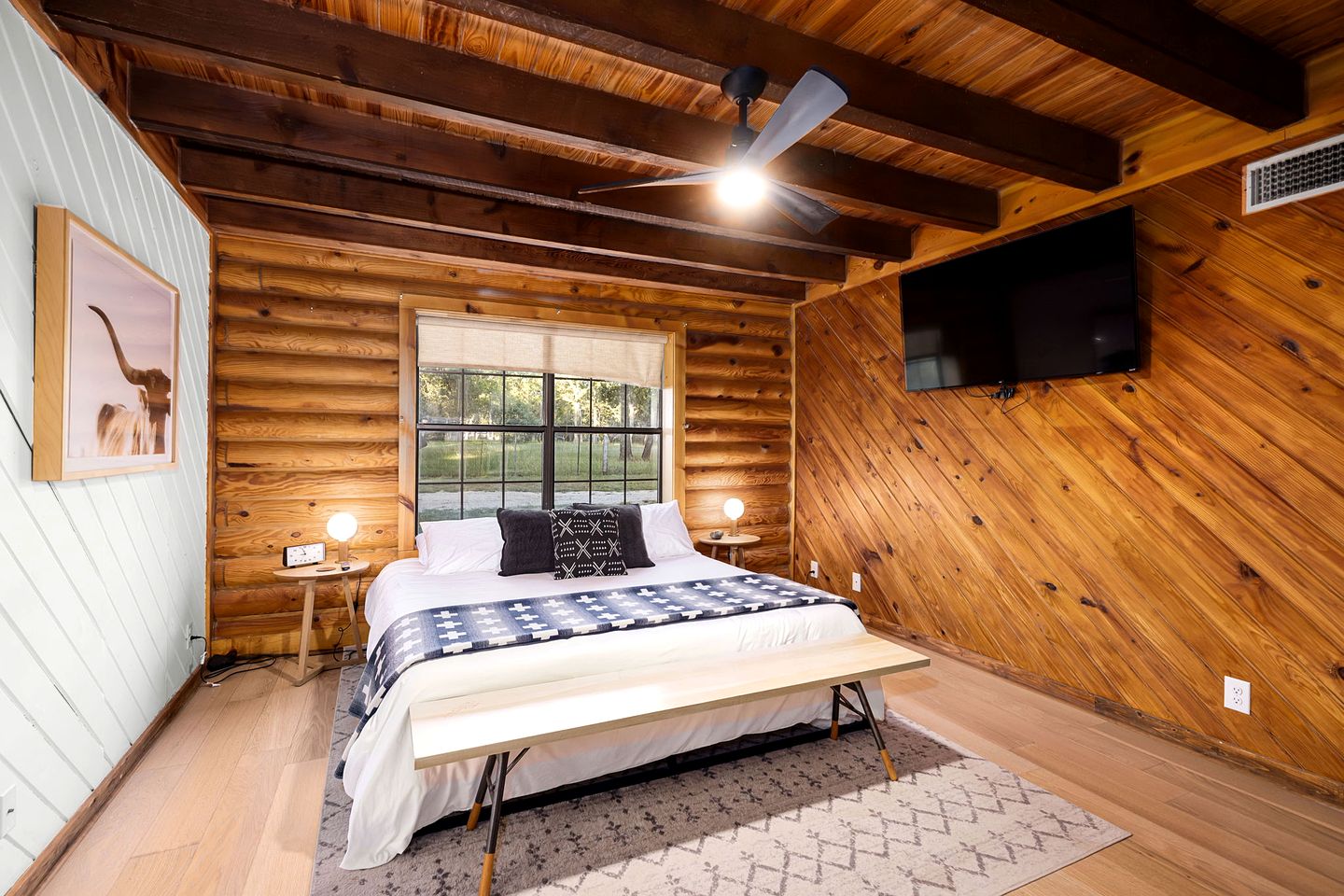 Luxury Fredericksburg Log Cabin with Heated Pool, Hot Tub & Game Room Near Main Street, Fredericksburg, TX