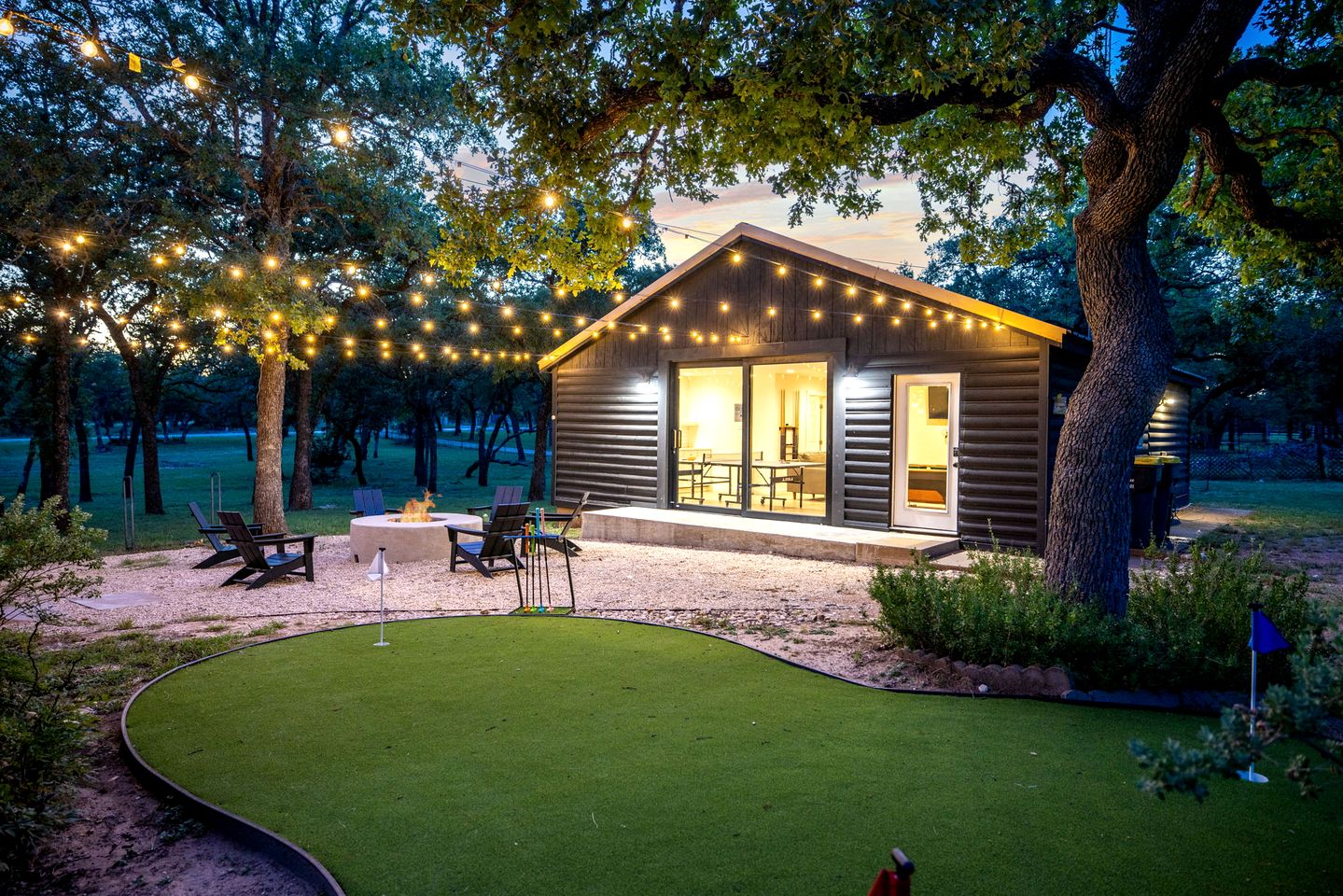 Luxury Fredericksburg Log Cabin with Heated Pool, Hot Tub & Game Room Near Main Street, Fredericksburg, TX