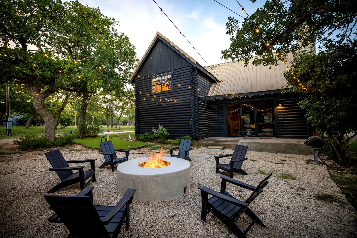 Luxury Fredericksburg Log Cabin with Heated Pool, Hot Tub & Game Room Near Main Street, Fredericksburg, TX