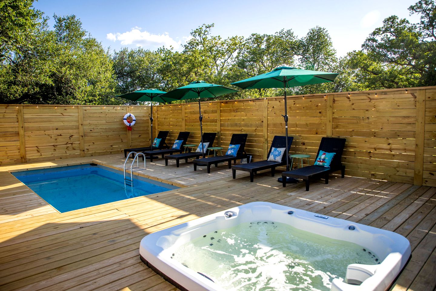 Luxury Fredericksburg Log Cabin with Heated Pool, Hot Tub & Game Room Near Main Street, Fredericksburg, TX