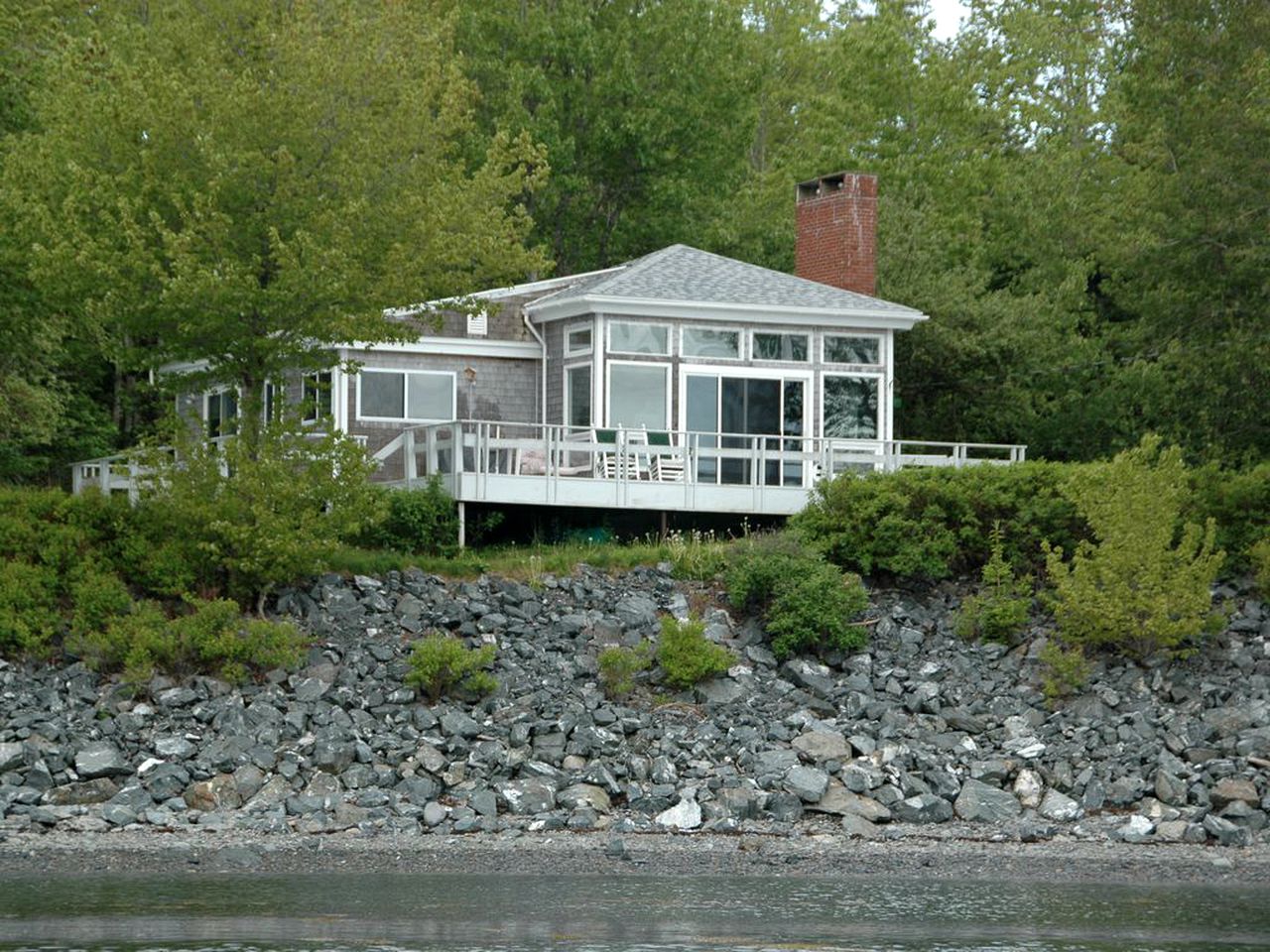 Romantic Luxury Cottage on the Shore of Frenchman’s Bay, Maine