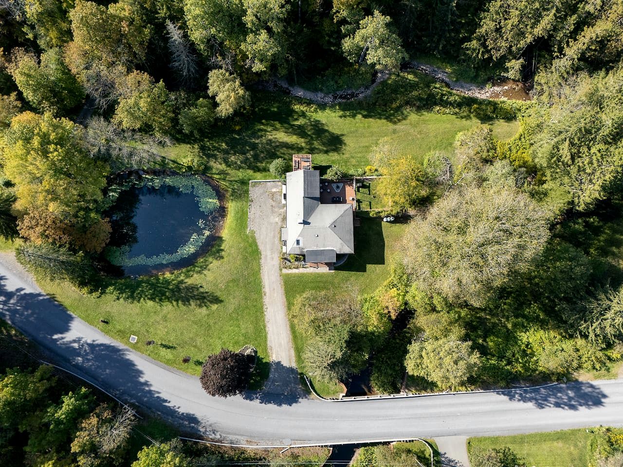 Charming Pet-Friendly Getaway with Deck & Nature Views in East Meredith, New York