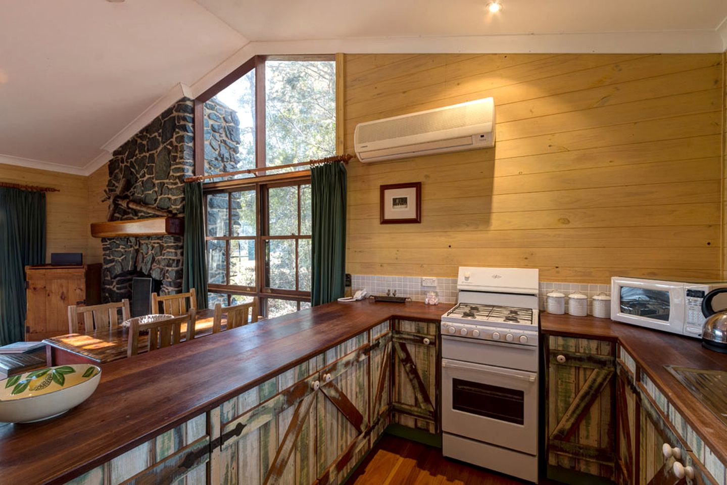 Romantic Country Cottage Escape near Coffs Harbour, New South Wales