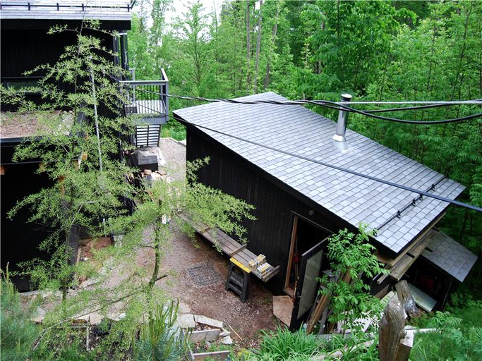 Cabins (Val des Monts, Quebec, Canada)