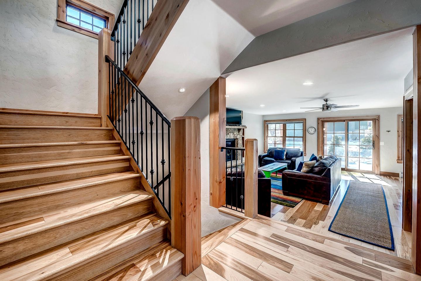 Gorgeous Luxury Cabin with Hot Tub and Mountain Views near Breckenridge in Frisco, Colorado