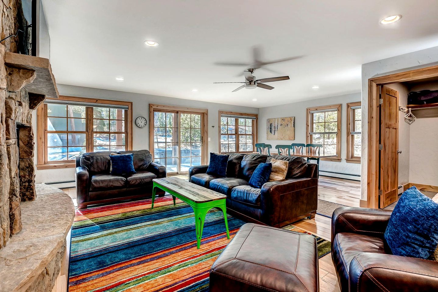 Gorgeous Luxury Cabin with Hot Tub and Mountain Views near Breckenridge in Frisco, Colorado