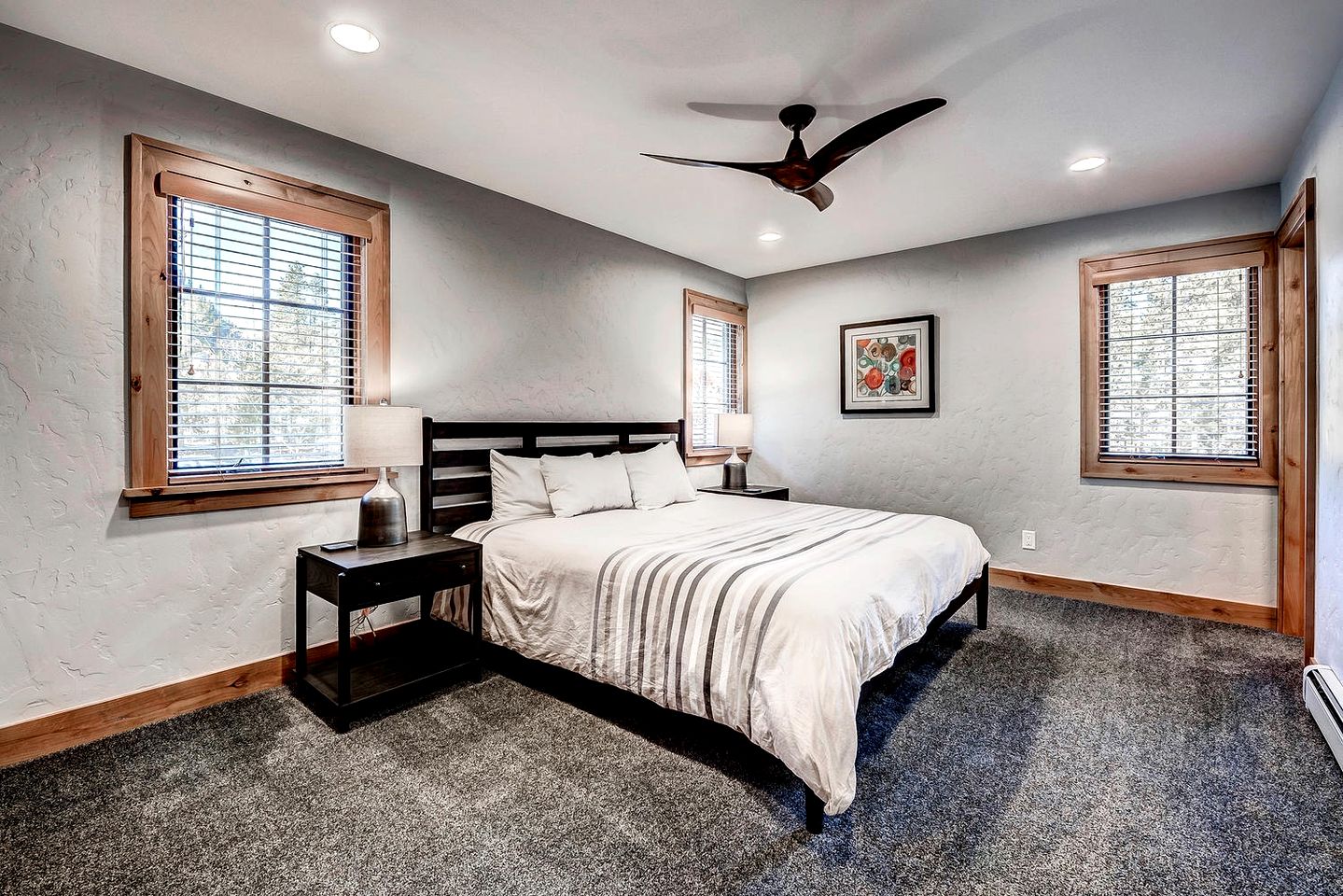 Gorgeous Luxury Cabin with Hot Tub and Mountain Views near Breckenridge in Frisco, Colorado