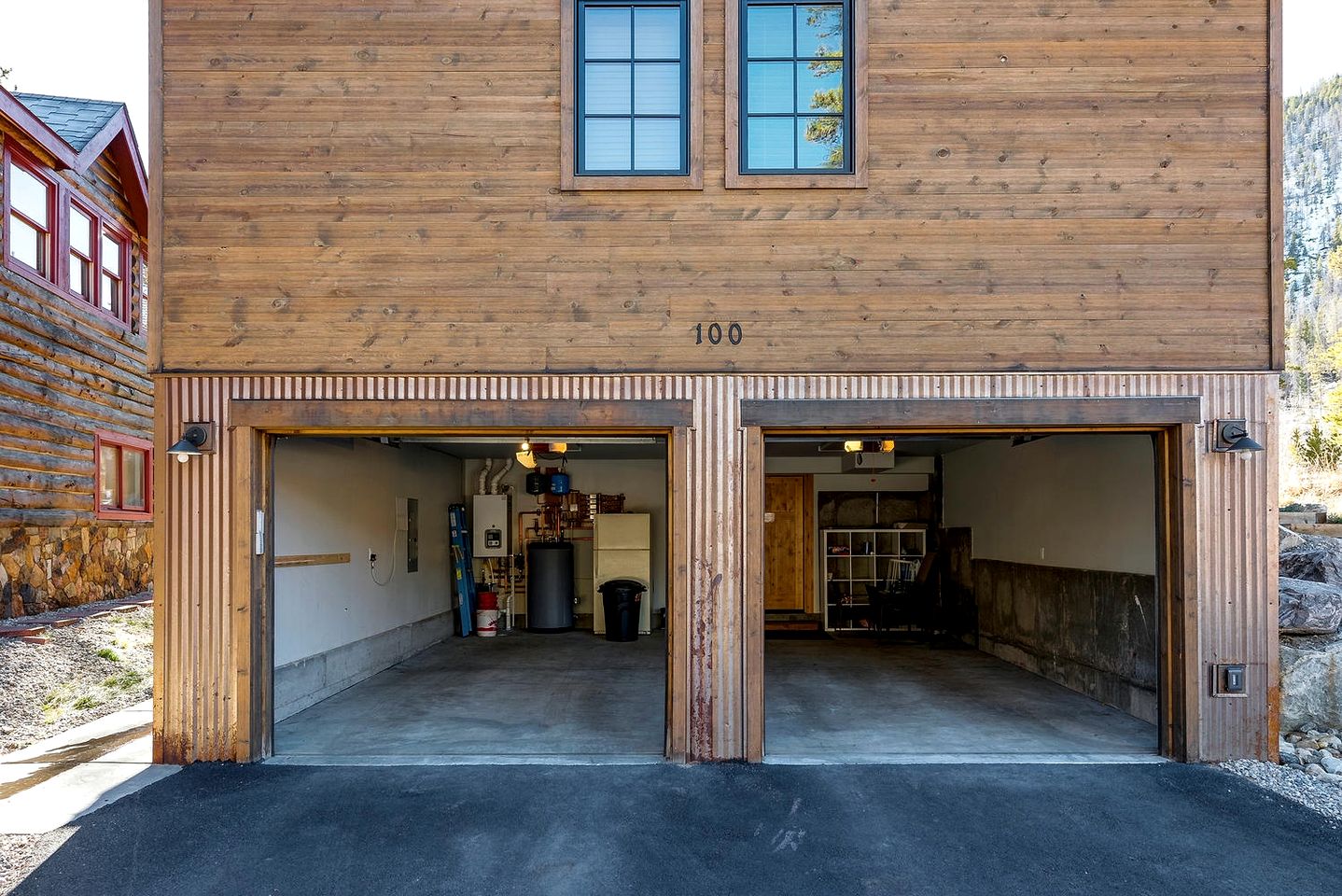 Gorgeous Luxury Cabin with Hot Tub and Mountain Views near Breckenridge in Frisco, Colorado