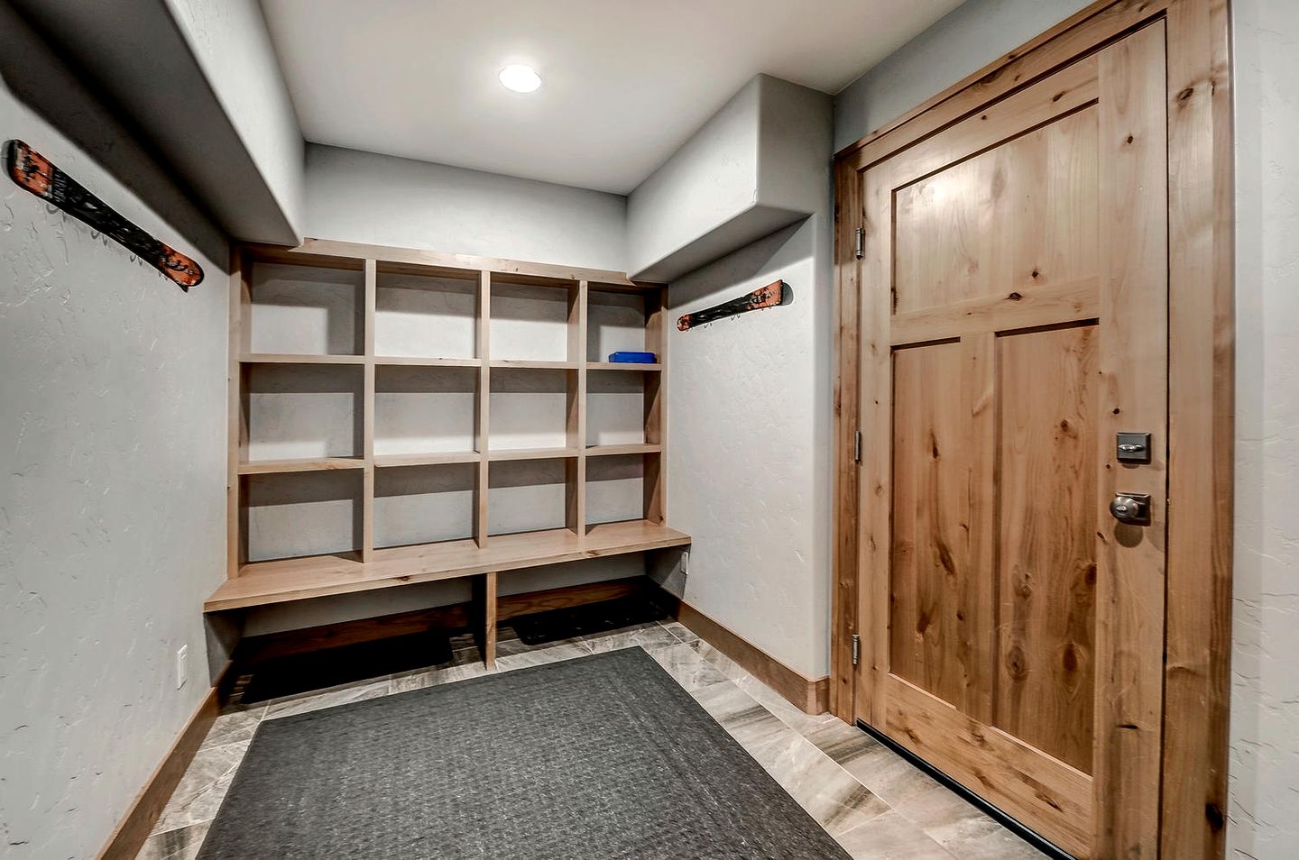 Gorgeous Luxury Cabin with Hot Tub and Mountain Views near Breckenridge in Frisco, Colorado