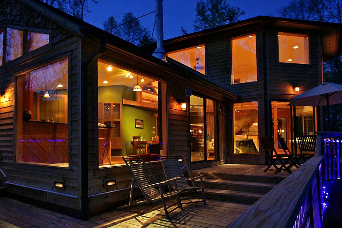 20+ Incredible Luxury Modern Tiny Homes With Huge Windows and Decks