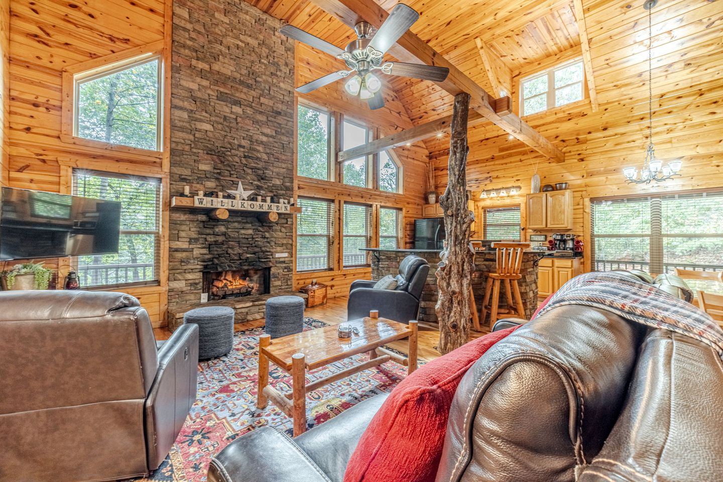 Secluded Luxury Mountain Cabin with Game Room & Hot Tub near Helen, Cleveland GA