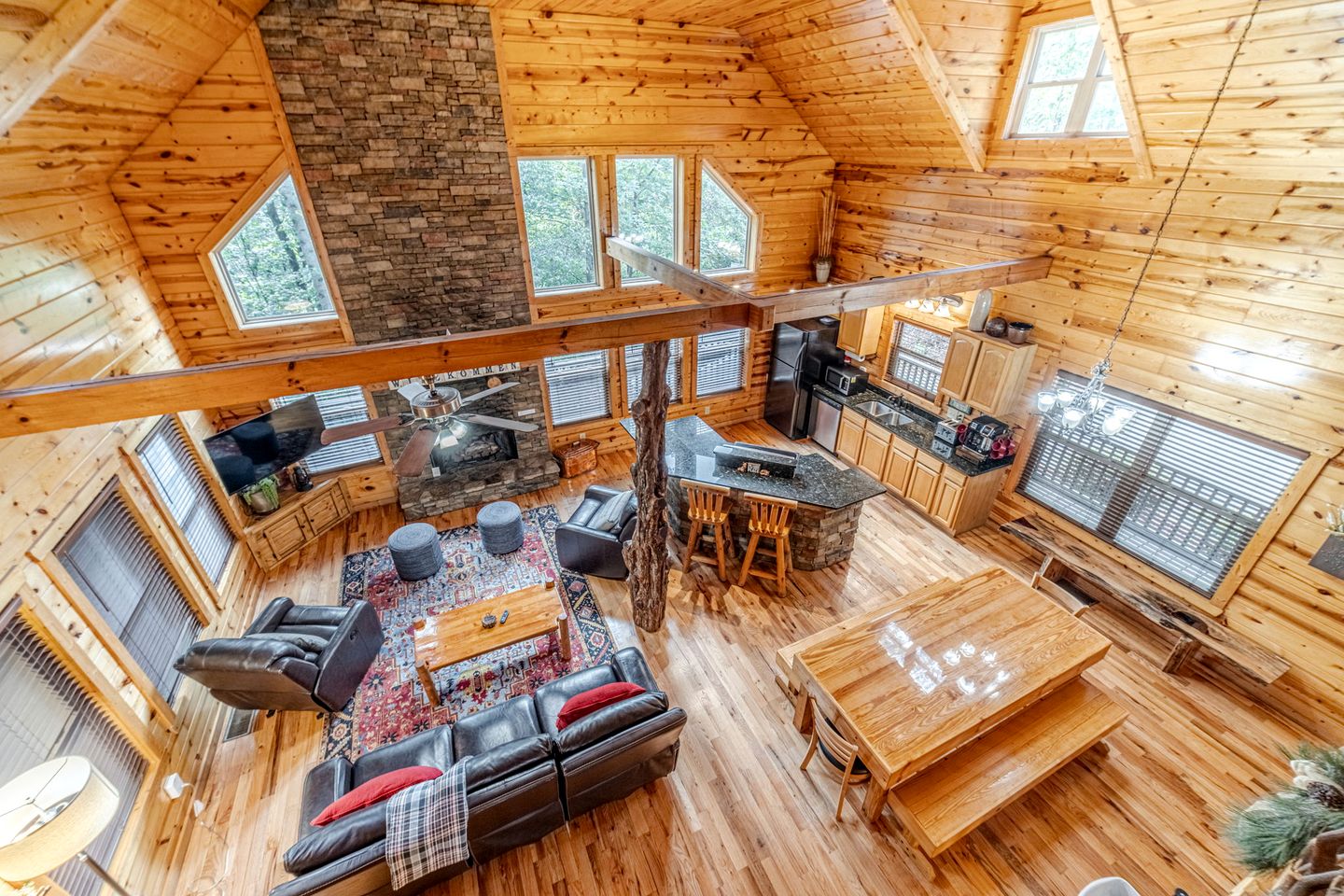 Secluded Luxury Mountain Cabin with Game Room & Hot Tub near Helen, Cleveland GA