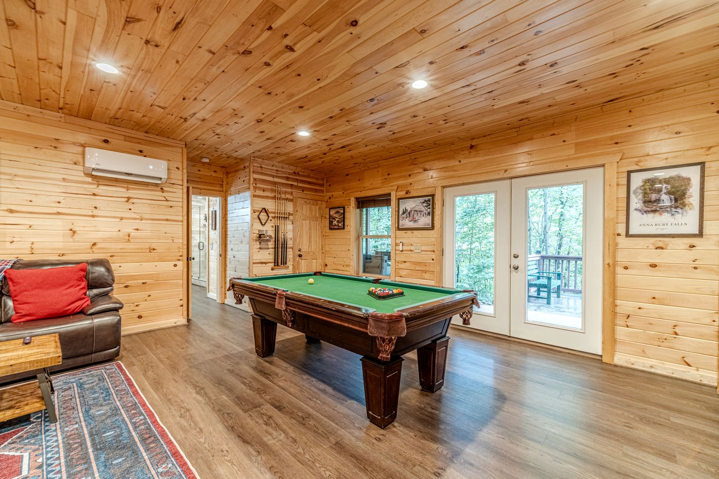 Secluded Luxury Mountain Cabin with Game Room & Hot Tub near Helen, Cleveland GA
