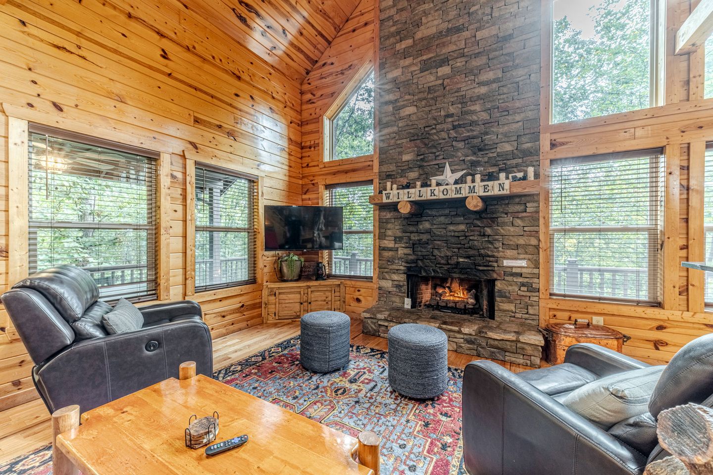 Secluded Luxury Mountain Cabin with Game Room & Hot Tub near Helen, Cleveland GA