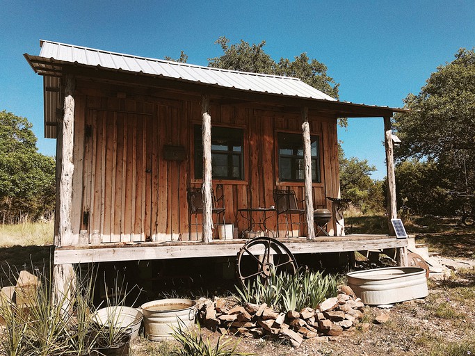 Cabins (Harper, Texas, United States)