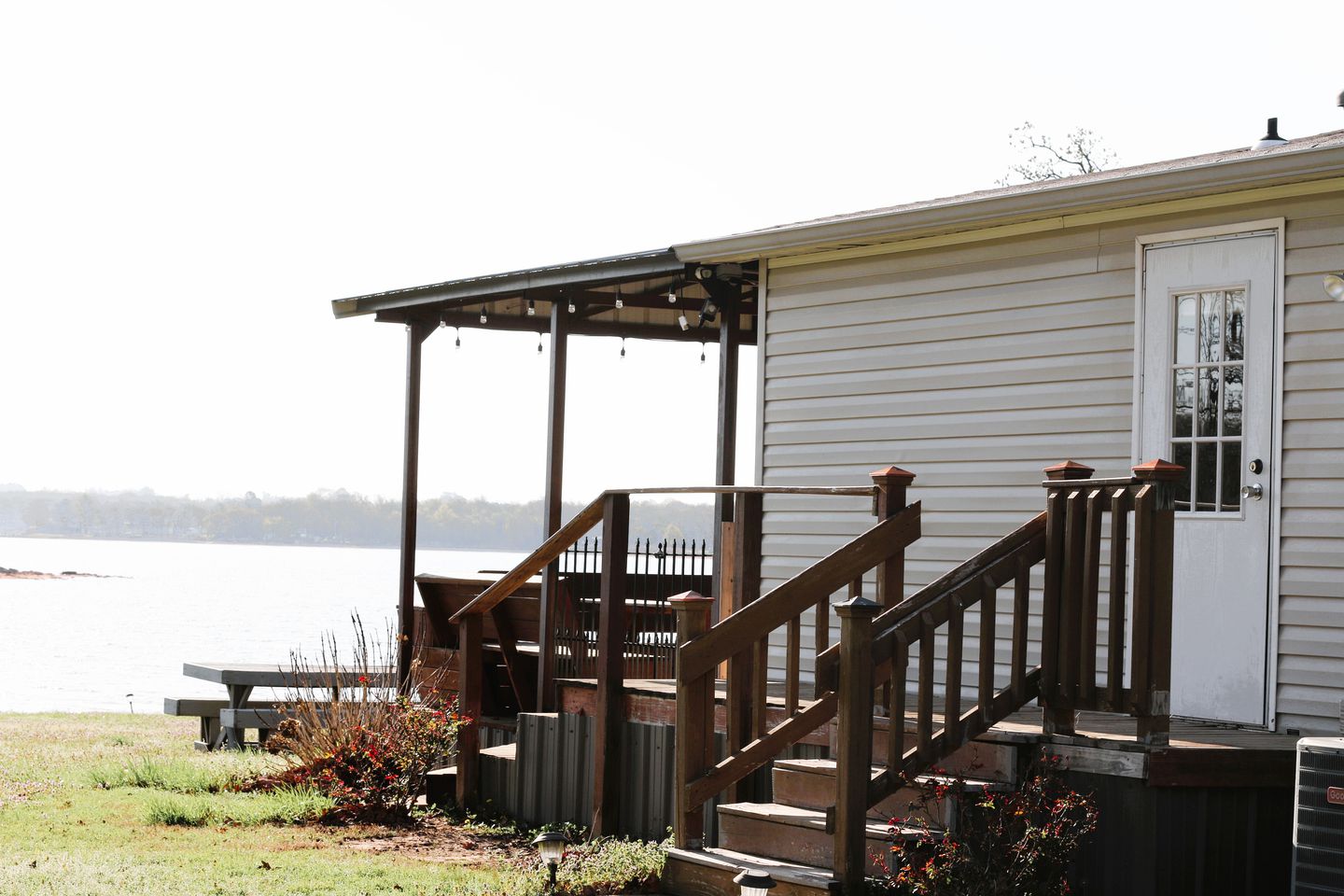 Charming Cabin with Private Dock on Lake for Lovely Family Glamping Near Oklahoma City