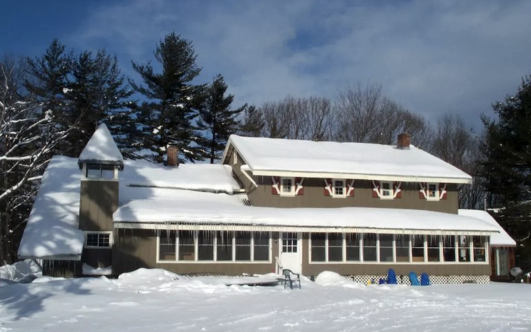 Cabins (Plymouth, New Hampshire, United States)