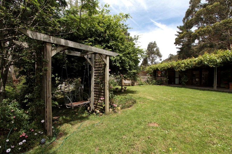 Cottages (Allens Rivulet, Tasmania, Australia)