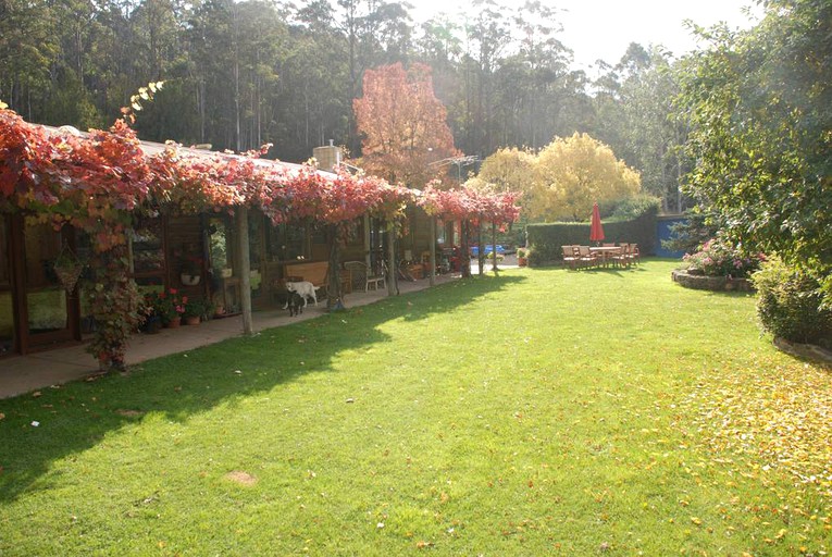 Cottages (Allens Rivulet, Tasmania, Australia)