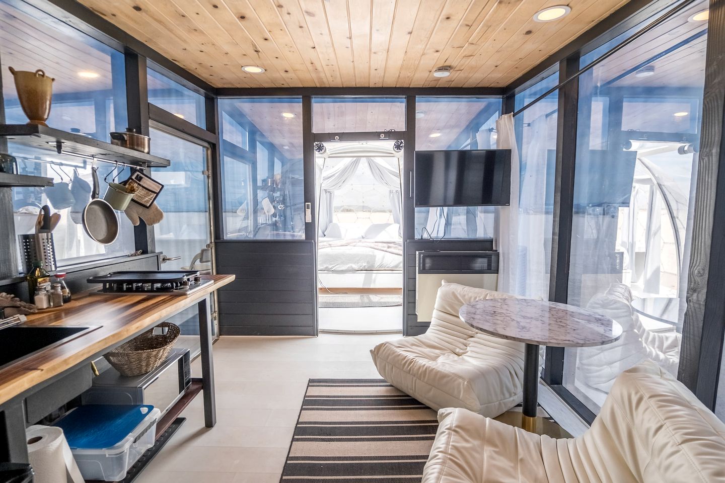 Entire Glamping Complex with Sauna and Hot-Tub in Utah