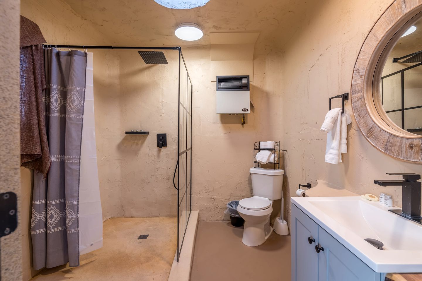 Entire Glamping Complex with Sauna and Hot-Tub in Utah