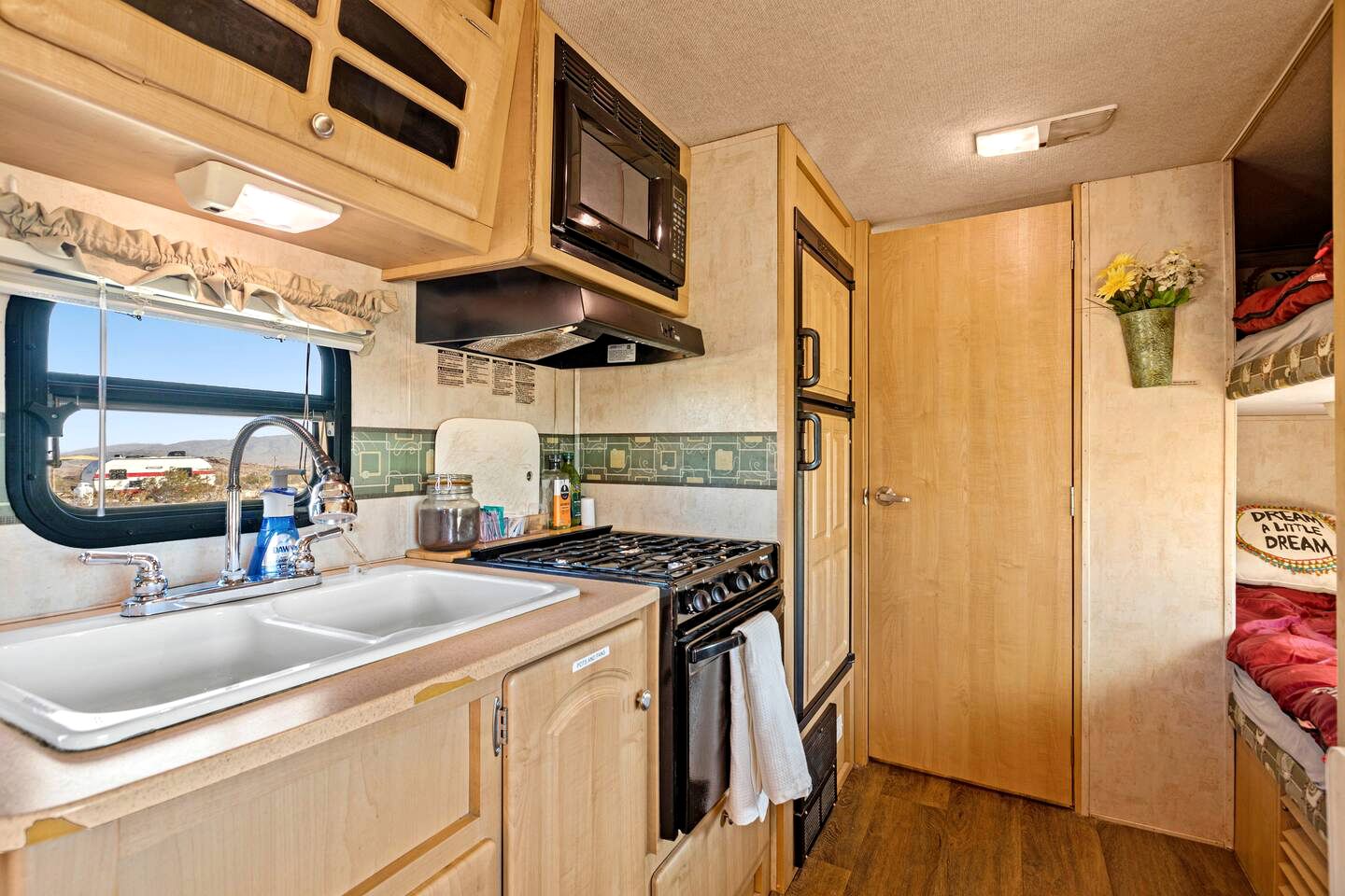 Fully-Equipped Caravan Perfect for a Desert Getaway in Joshua Tree, CA