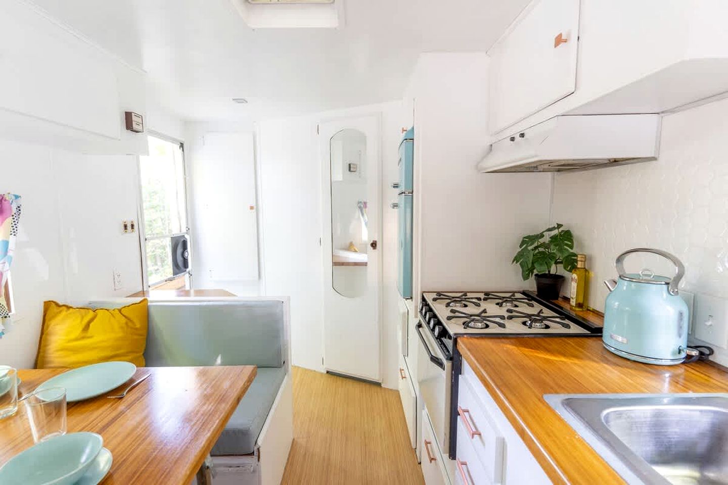 Fully Equipped Glamping Caravan near Miller Lake, Perfect for a Weekend Getaway from Toronto