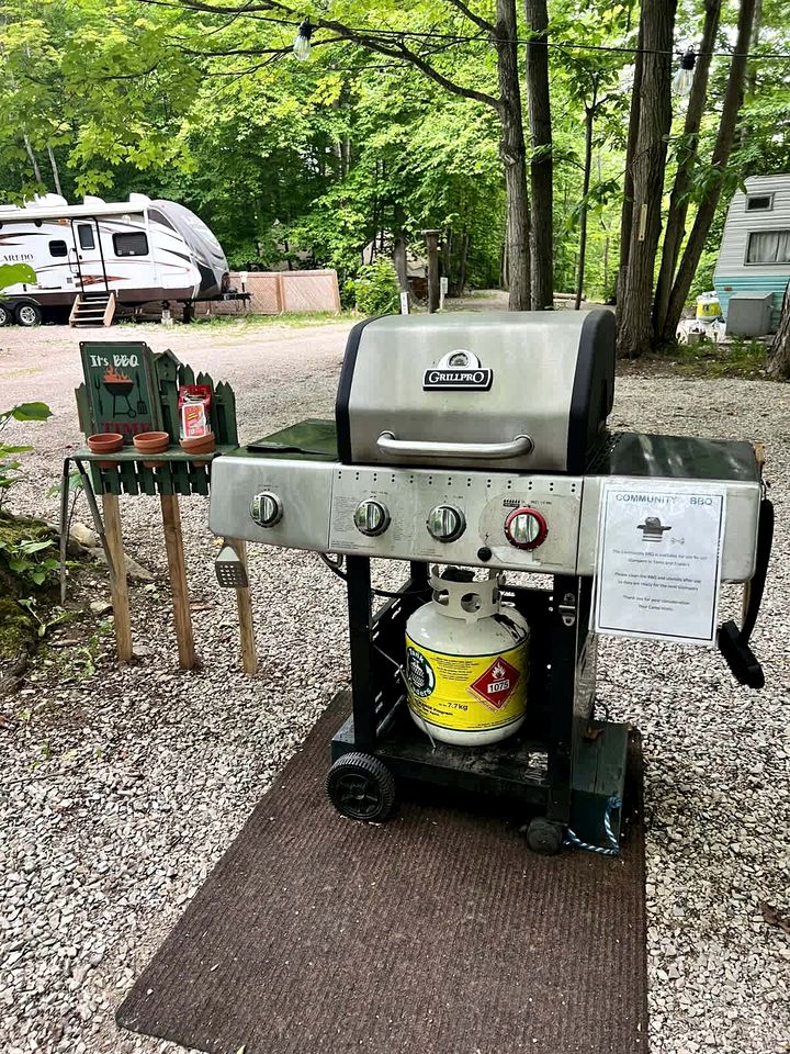 Fully Equipped Glamping Caravan near Miller Lake, Perfect for a Weekend Getaway from Toronto