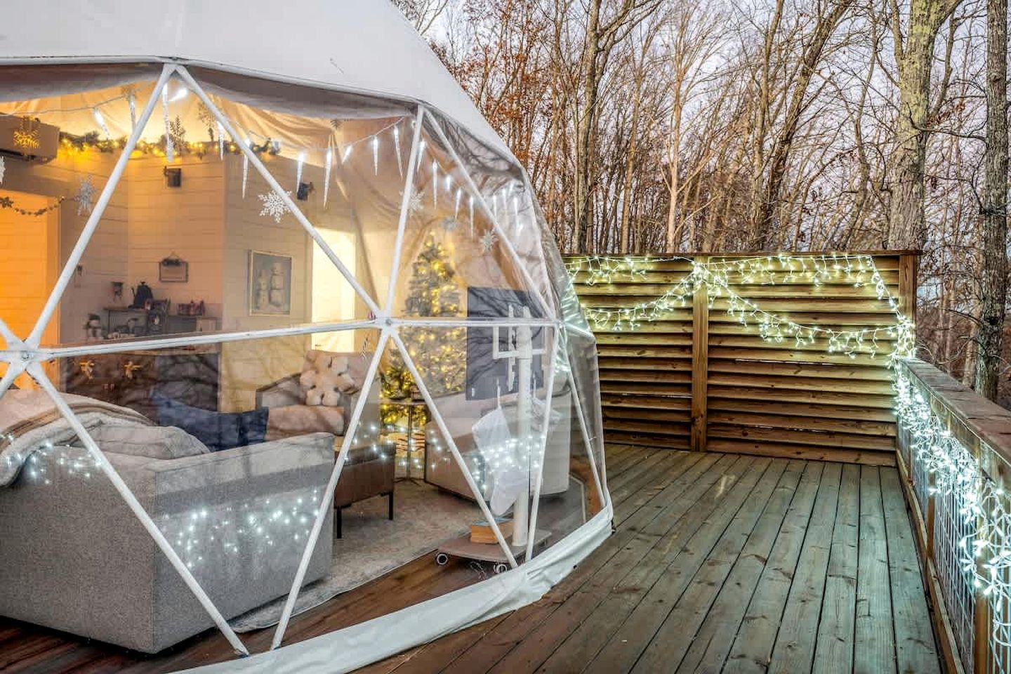 Fully-Equipped Lake Dome with Beautiful Interior and Exterior in Tennessee