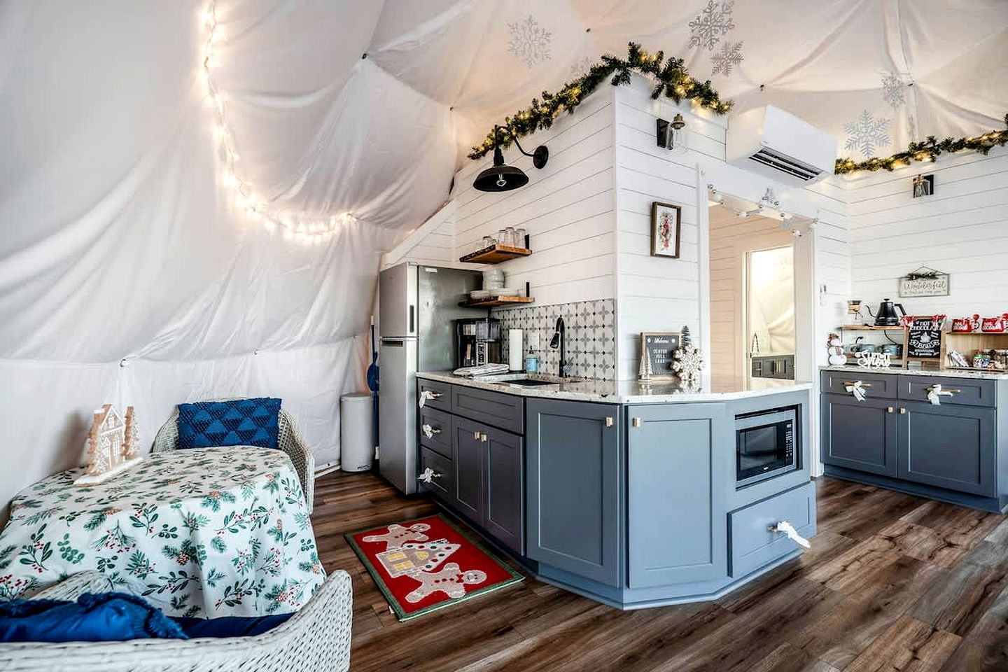 Fully-Equipped Lake Dome with Beautiful Interior and Exterior in Tennessee