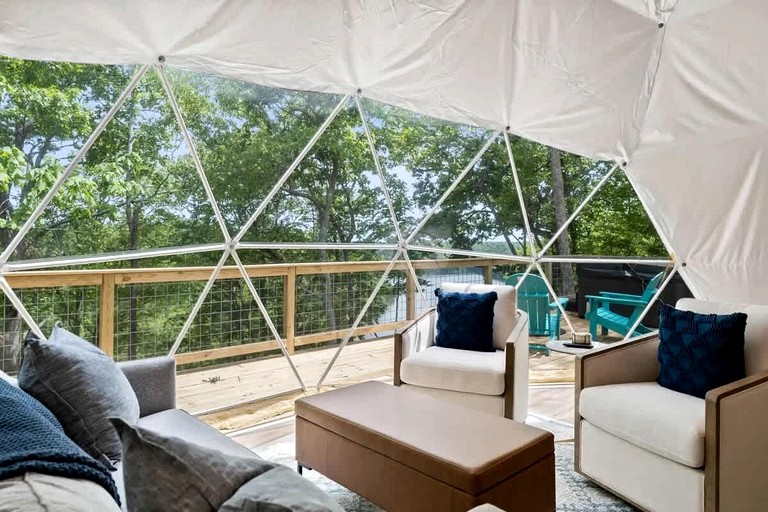 Domes (United States of America, Smithville, Tennessee)