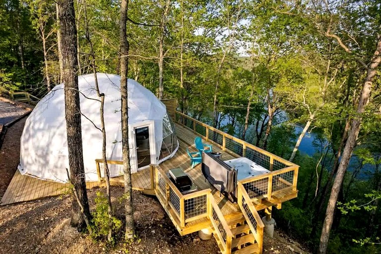 Domes (United States of America, Smithville, Tennessee)