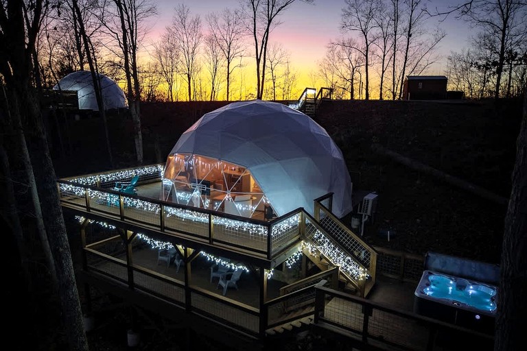 Domes (United States of America, Smithville, Tennessee)