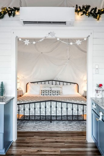 Domes (United States of America, Smithville, Tennessee)