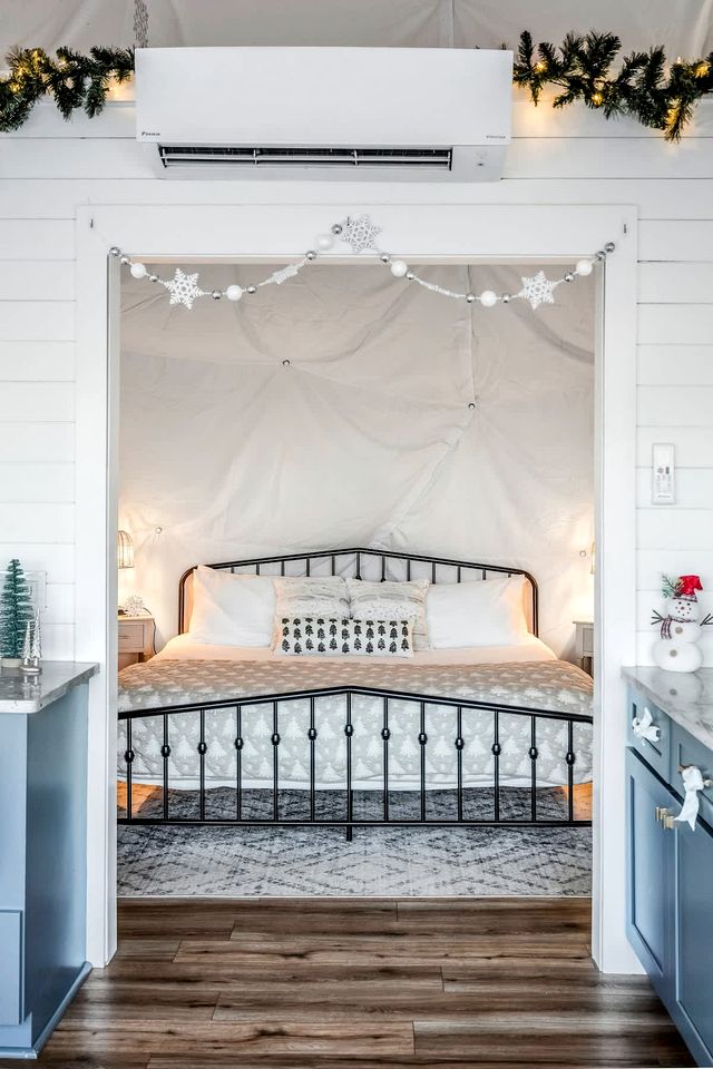 Fully-Equipped Lake Dome with Beautiful Interior and Exterior in Tennessee