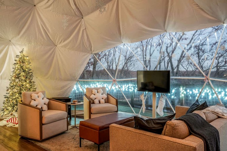 Domes (United States of America, Smithville, Tennessee)