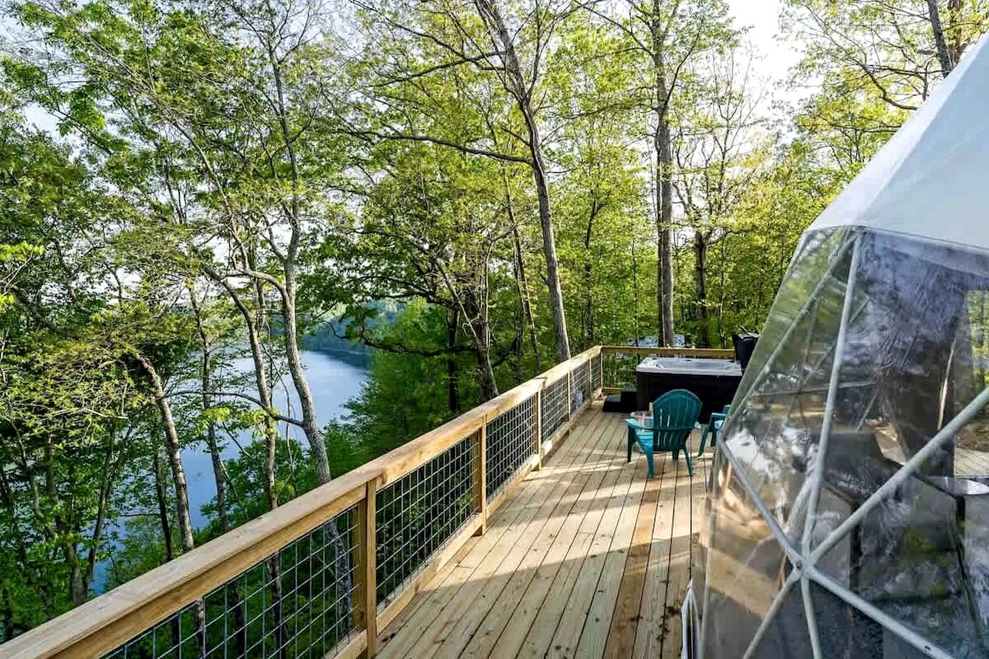 Fully-Equipped Lake Dome with Beautiful Interior and Exterior in Tennessee