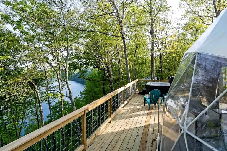 Domes (United States of America, Smithville, Tennessee)